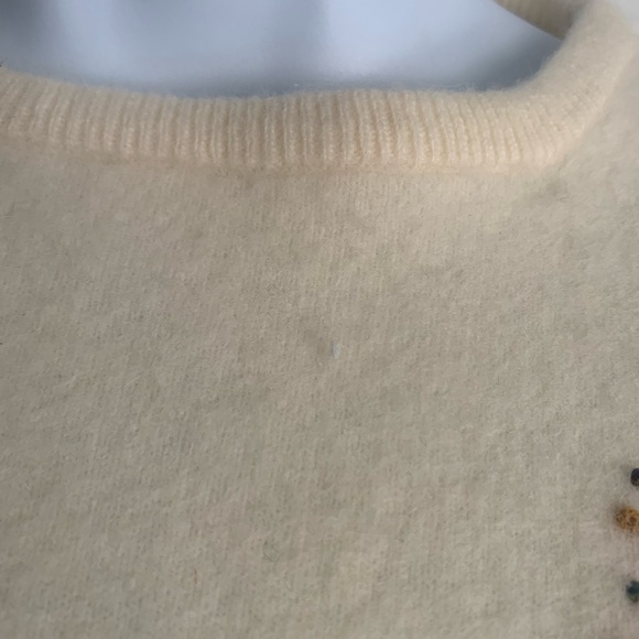 CP Collection vintage women’s floral embroidered cream angora sweater Medium - Picture 3 of 7